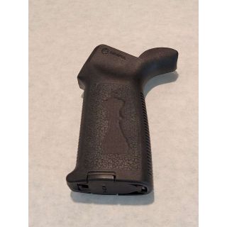 AR-15 Magpul MOE Grip *ORPH*  - Black on Black King - Sample